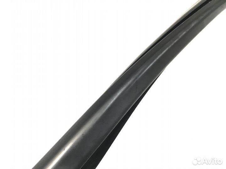 Уплотнитель передний левый Audi A6 C6