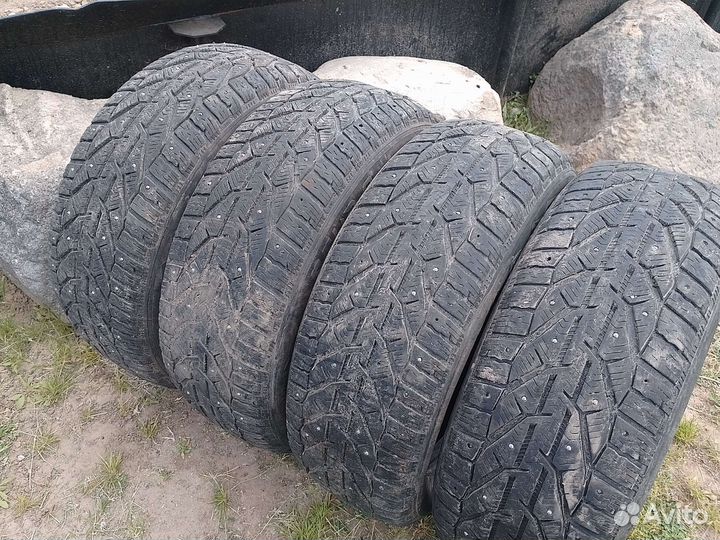 Kormoran Stud 2 215/55 R16