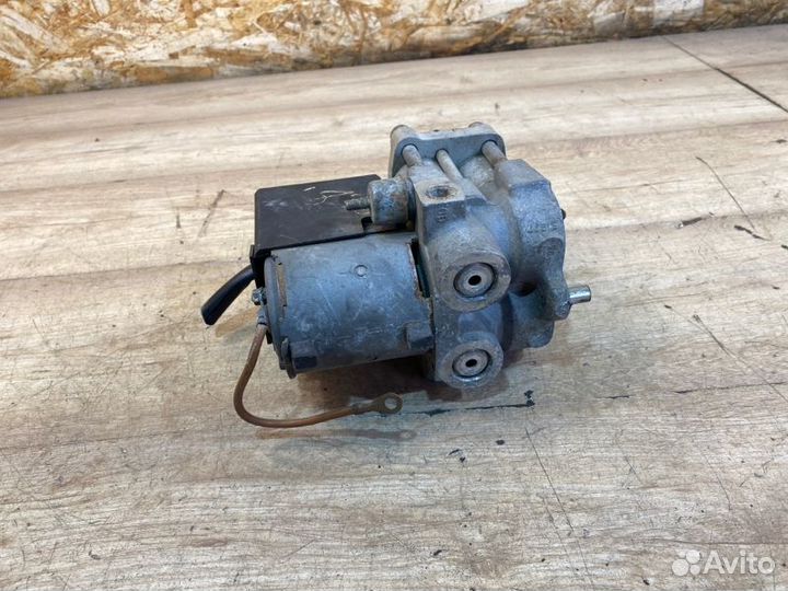 Блок (насос ) ABS Audi 100 C4 2.8