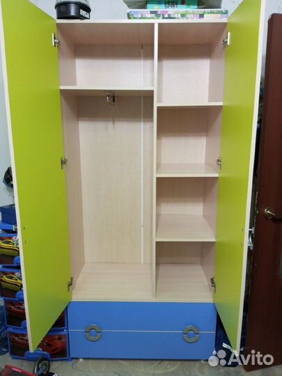 Шкаф