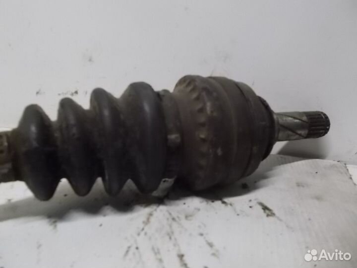 Полуось передняя Прав. Опель Астра 1992г седан