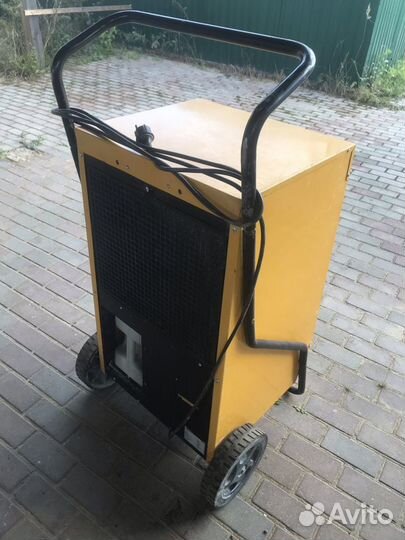 Осушитель воздуха Master DH 92