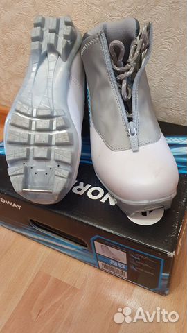 Ботинки лыжные