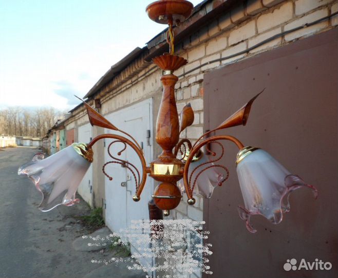 Люстра трех плафонов