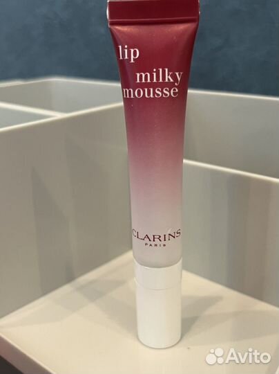Помада Clarins lip milky mousse