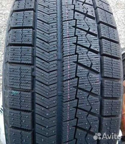 Bridgestone Blizzak VRX 235/45 R17 94S