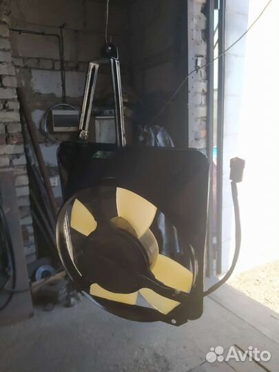 Вентилятор с электродвигателем