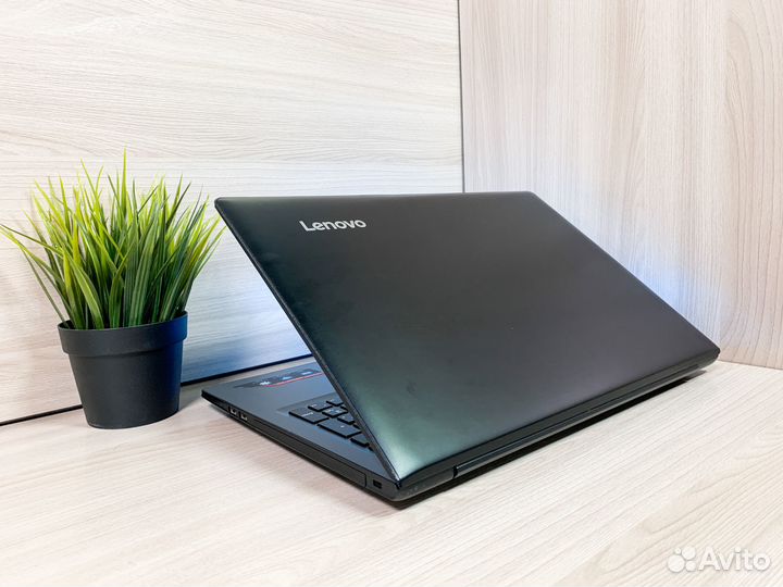 Ноутбук Lenovo Core i3/8Gb/SSD/FullHD