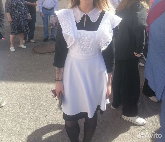 Белый школьный фартук