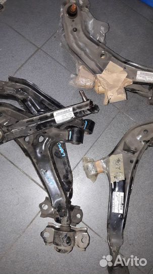 Рычаги передние Nissan P11/B14/N15 Оригинал