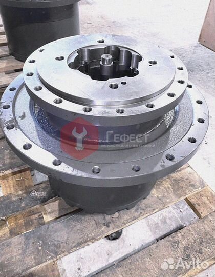 Бортовой редуктор Komatsu PC210-8