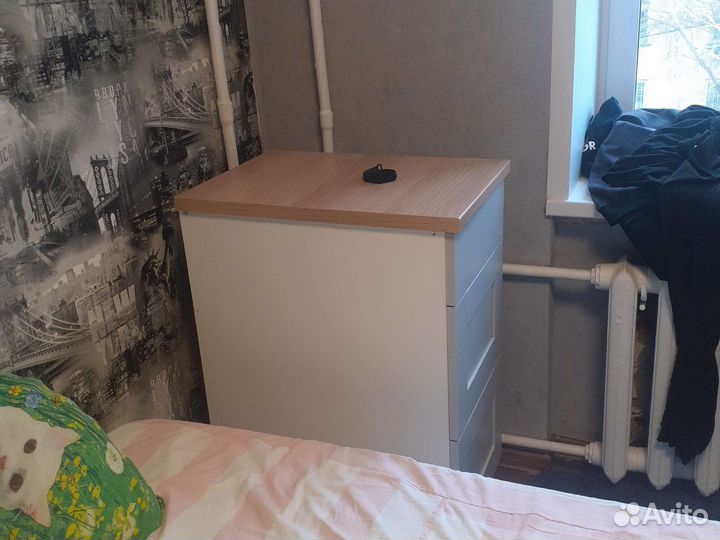 Тумба выкатная белая