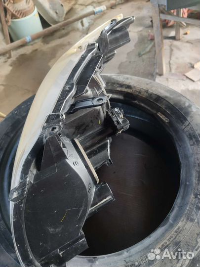 Фара toyota corolla 06-12г