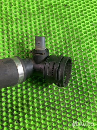 Патрубок системы охлаждения VW Touareg