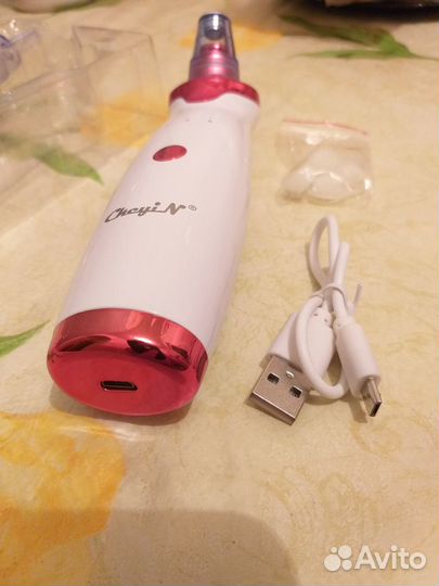 Вакуумный прибор для чистки и массажа лица