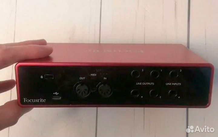 Внешняя звуковая карта focusrite scarlett 4i4