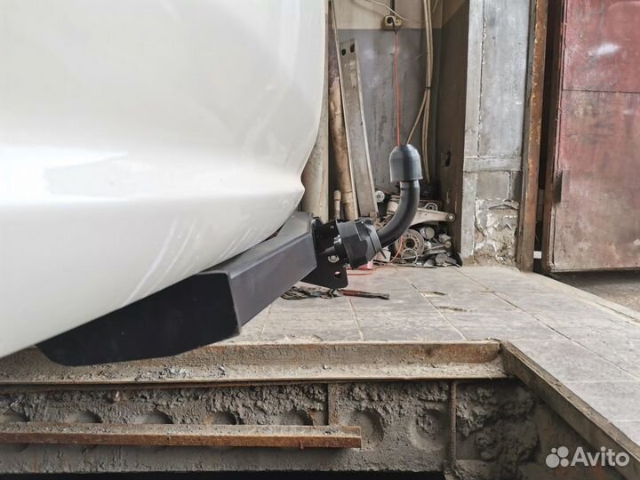 Фаркоп на Тойота Надя с 1998-2003 г