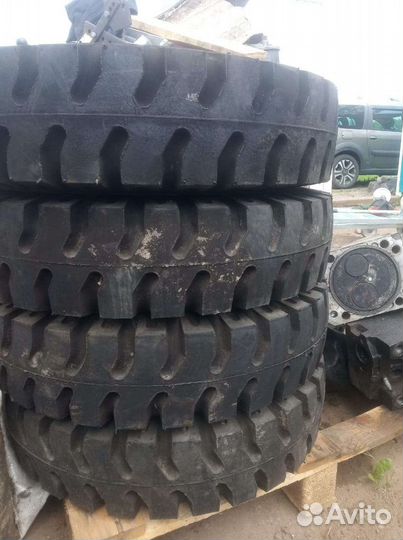 AMP Mud Terrain Attack M/T 600/13.5 R13