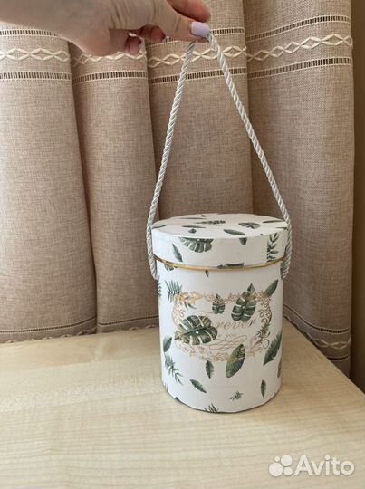 Подарочная коробка