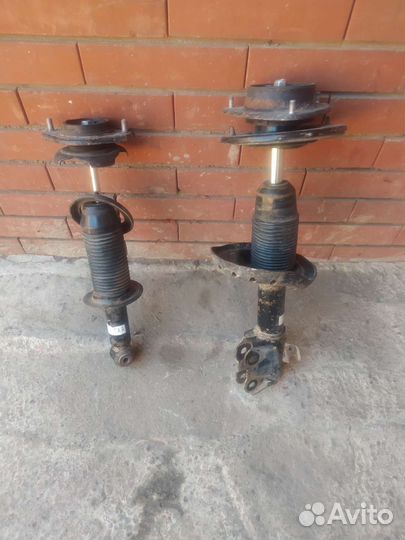 Стойка аммортизатор subaru Impreza g12