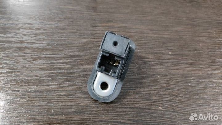 Концевик Mitsubishi Pajero 4 3.2D 2007