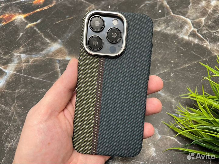 Чехол на iPhone 15 Pro luxo карбон