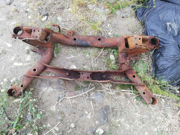 Подрамник Тoyota RAV-4