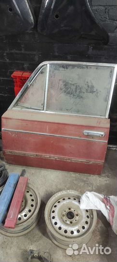 Продам двери на 2106