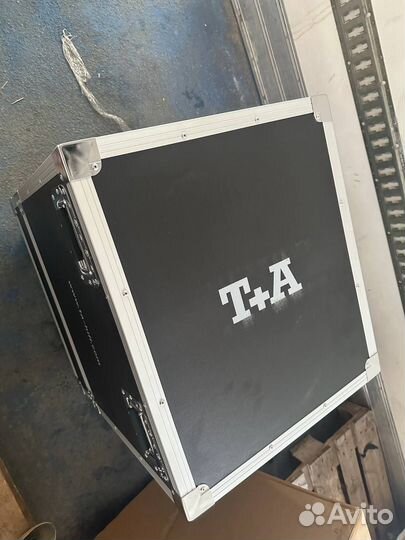 T+A 40 HV усилитель мощности 1000 Вт