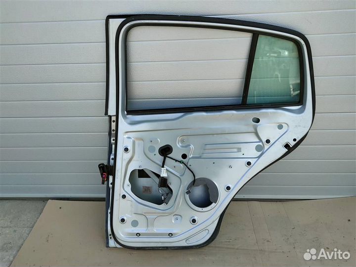 Дверь задняя правая Volkswagen Golf Plus (2005-20