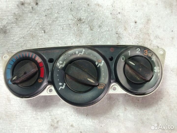 Блок управления печкой Ford Focus 1 хэтчбек 5 дв