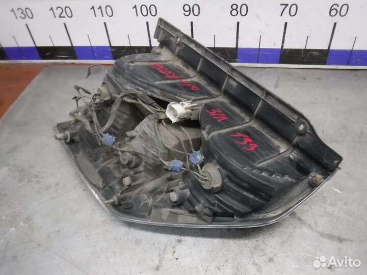 Фонарь задний левый Mitsubishi Pajero 3 6G74 2001