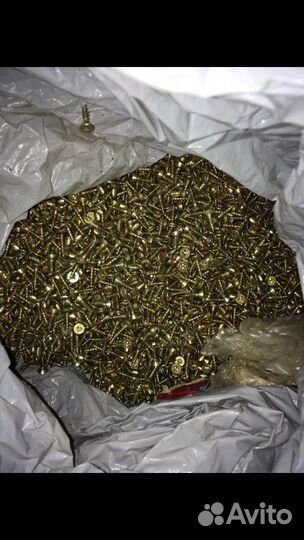 Саморезы и дюбель