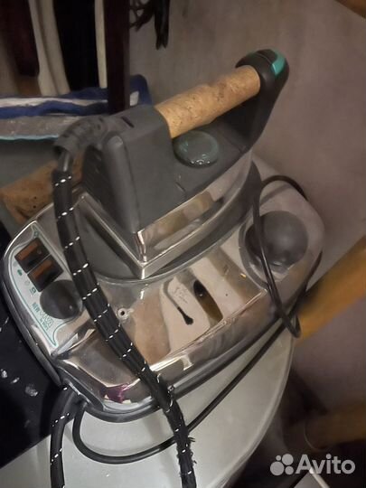 Утюг с парогенератором и гладильной доской