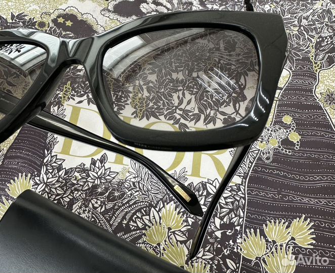 Солнцезащитные очки just cavalli