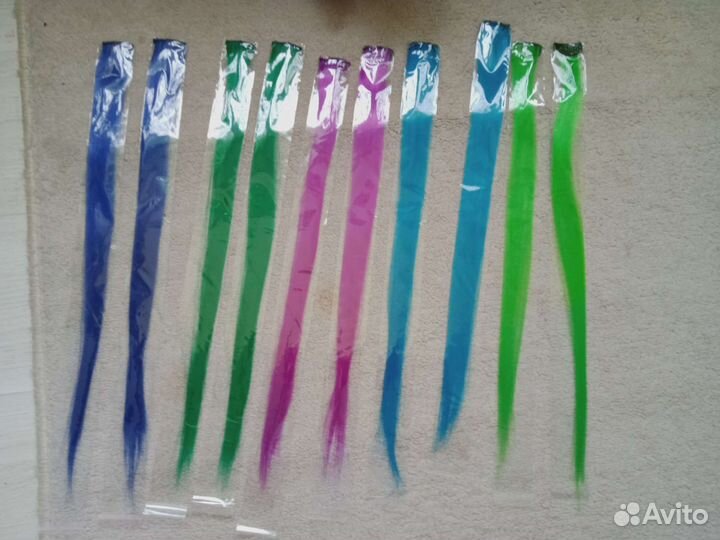 Цветные пряди на заколках