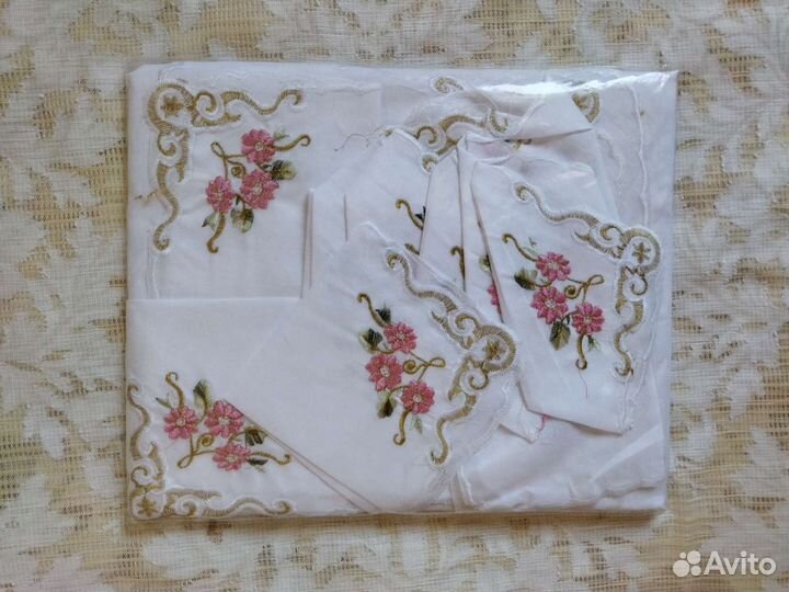 Скатерть с салфетками