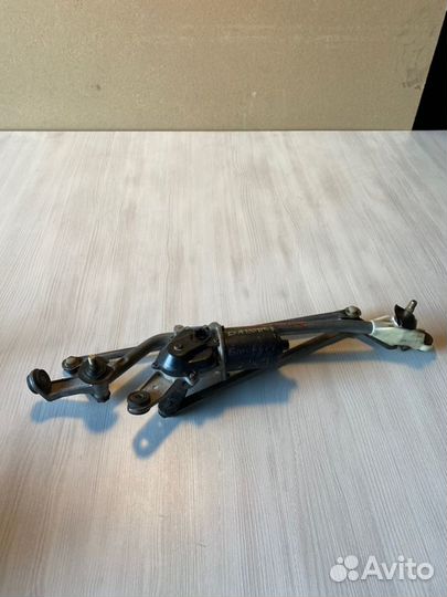 Механизм стеклоочистителя передний Nissan Bluebird