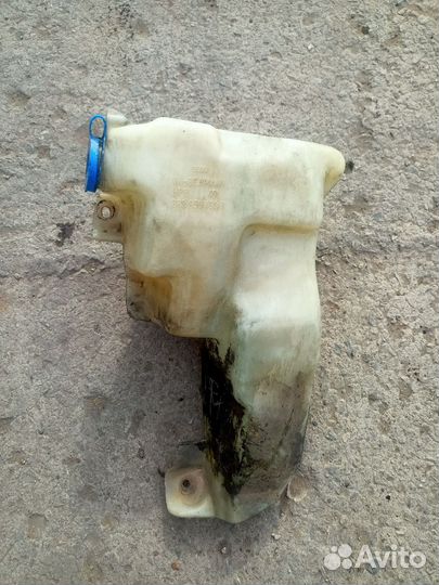 Бачок омывателя Audi 80 B3 1.6 1986-1991