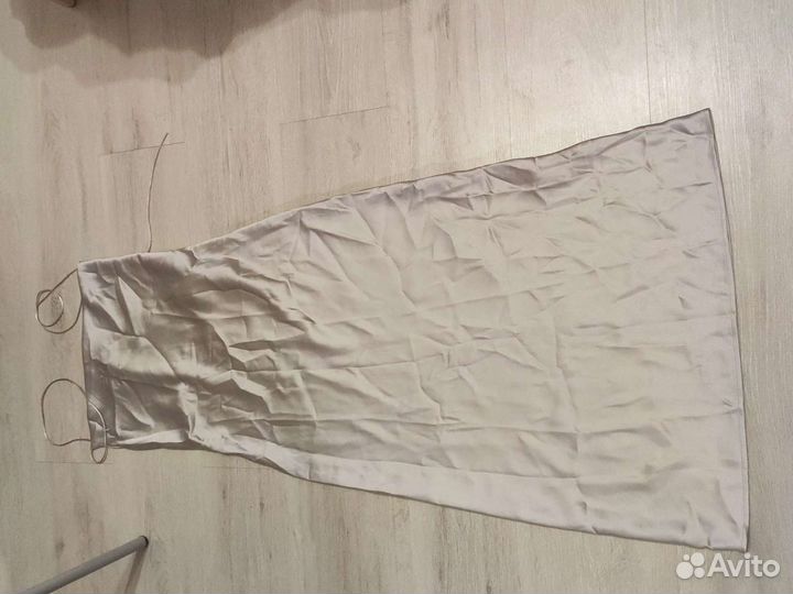 Вечернее платье в пол 42 44 на тонких бретельках
