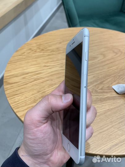 iPhone 8 Plus, 64 ГБ