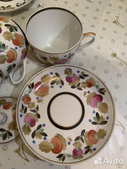 Остатки редкого чайного сервиза 