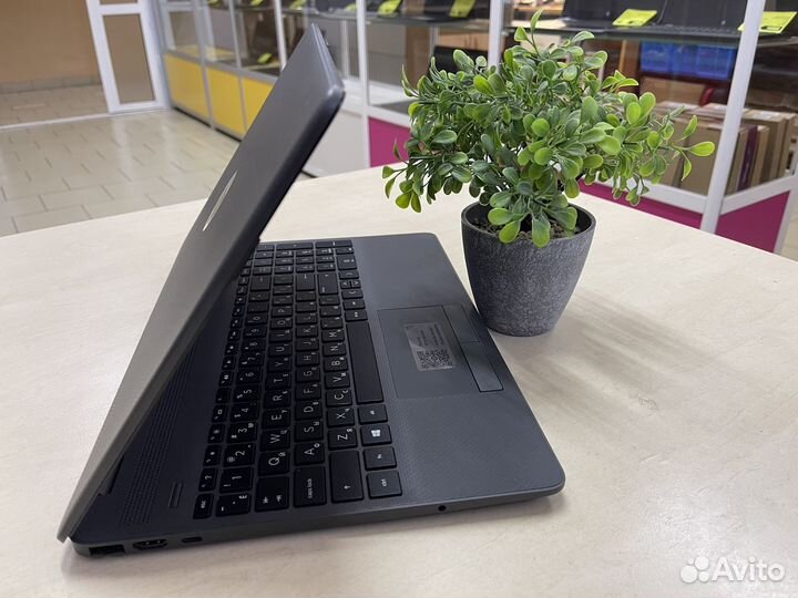 Отличный ноутбук HP/Ryzen/8GB/SSD/Как новый