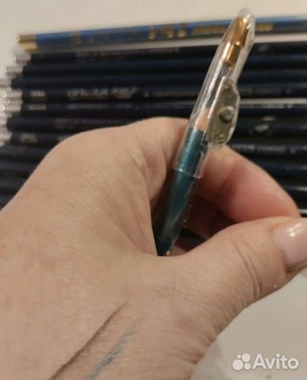 Карандаш для глаз и для бровей с точилкой Новый