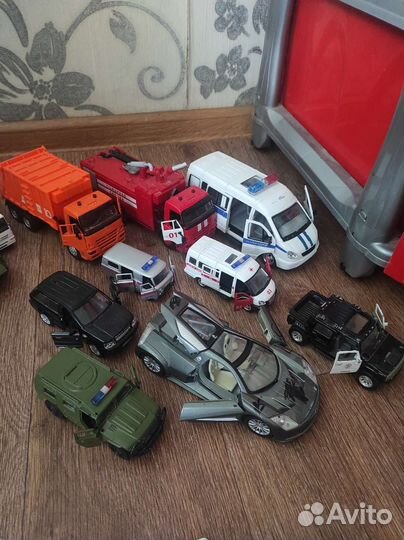 Машинки металлические и др. пакетом. Руль