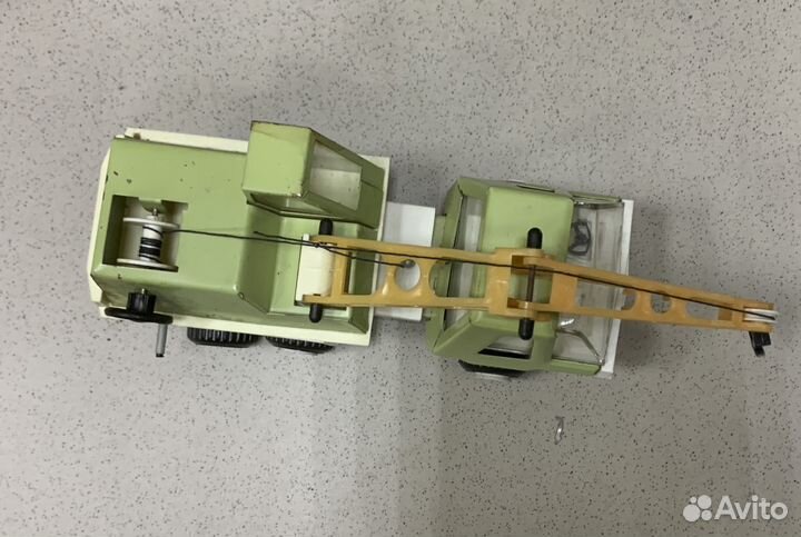 Игрушка Грузовик кран. Сделано в СССР