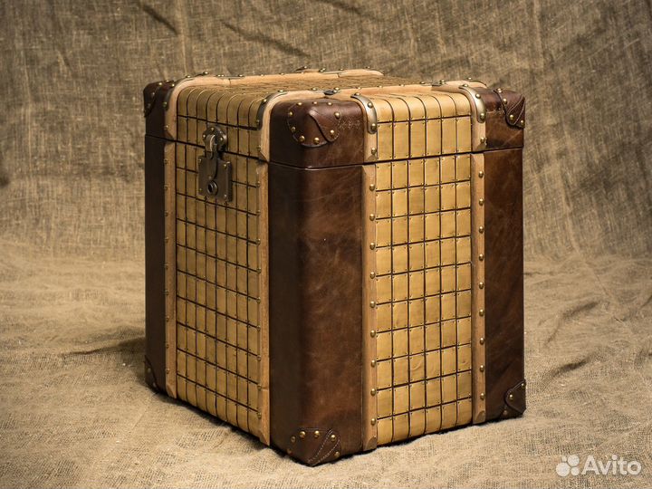 Сундук Mosaic Medium Leather and Brass