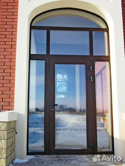 Входная дверь пластиковая