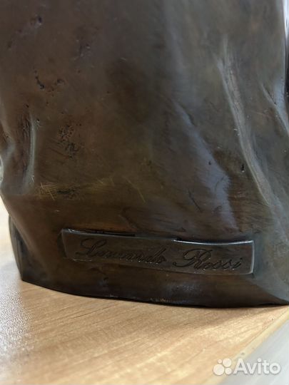 Бронзовая статуэтка орла