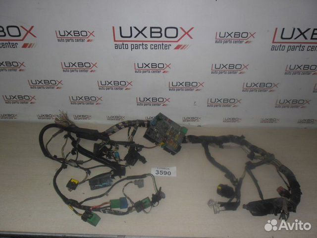 Блок предохранителя моторного отсека Peugeot 607